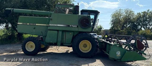 Image of John Deere 7720 Titan II equipment image 4