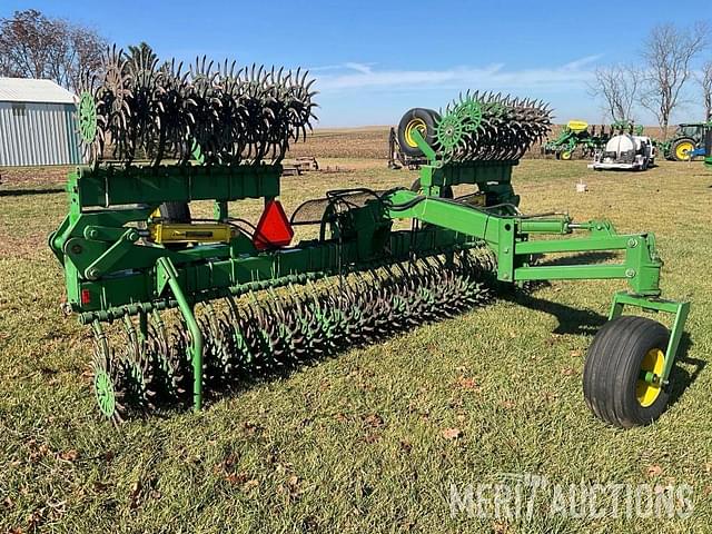 Image of John Deere 800 equipment image 2