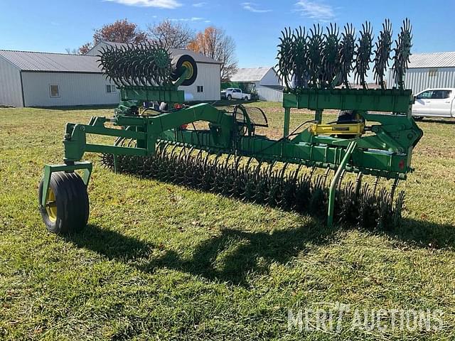 Image of John Deere 800 equipment image 4