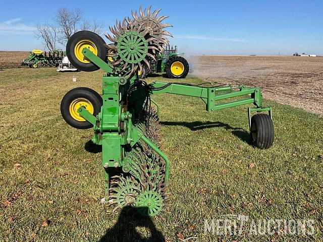 Image of John Deere 800 equipment image 1