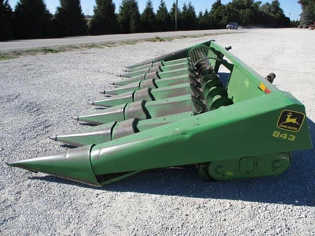 Image of John Deere 843 equipment image 4