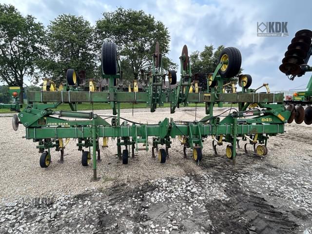 Image of John Deere 845 equipment image 1