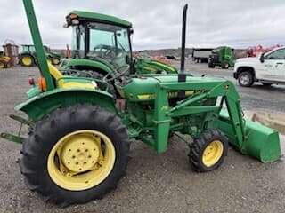 Image of John Deere 850 equipment image 1