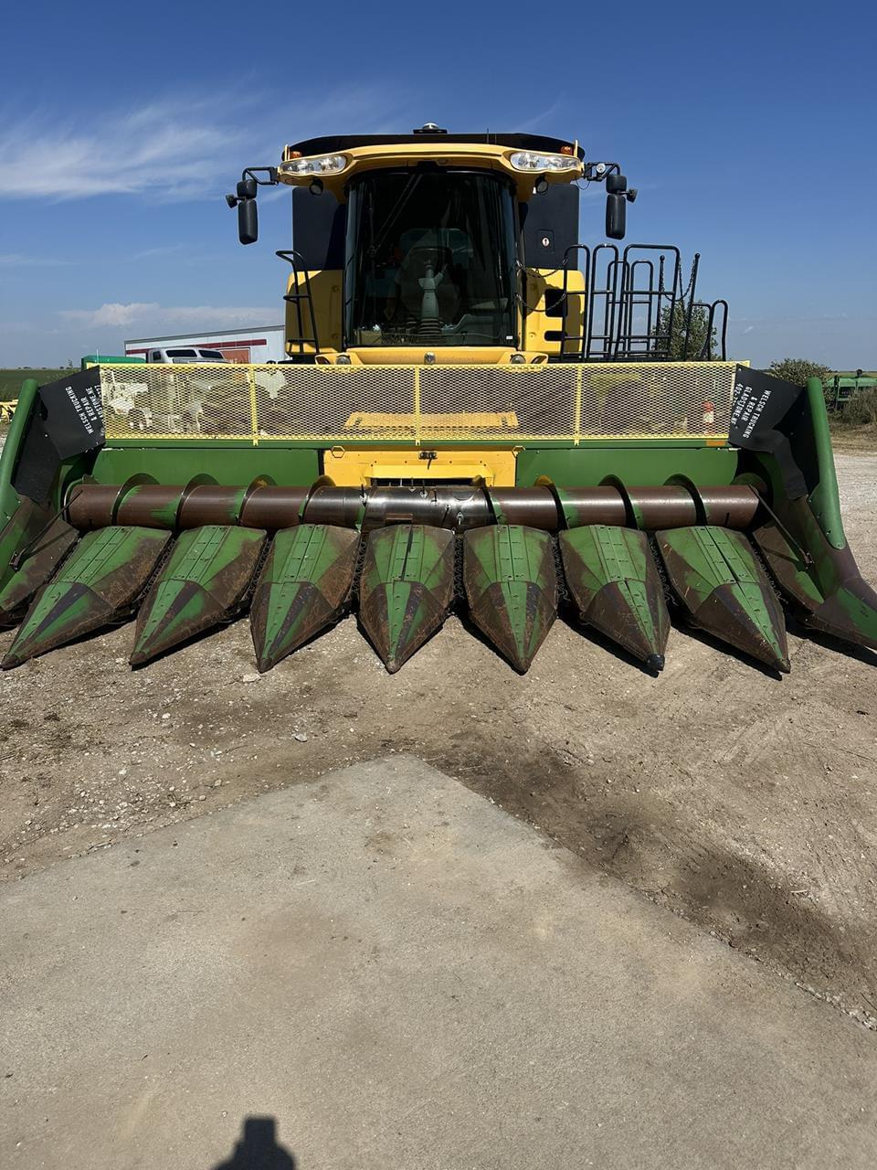 Image of John Deere 853A Primary image
