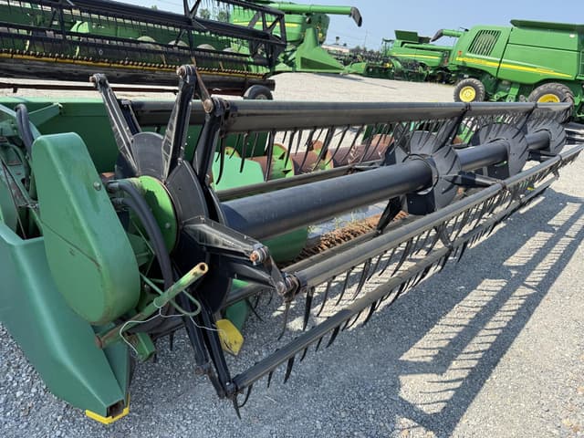 Image of John Deere 920F equipment image 2