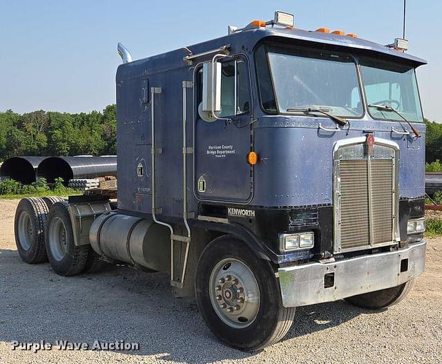 Image of Kenworth K100 equipment image 2