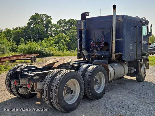 Image of Kenworth K100 equipment image 4