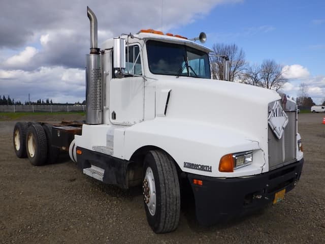 Image of Kenworth T600 equipment image 2