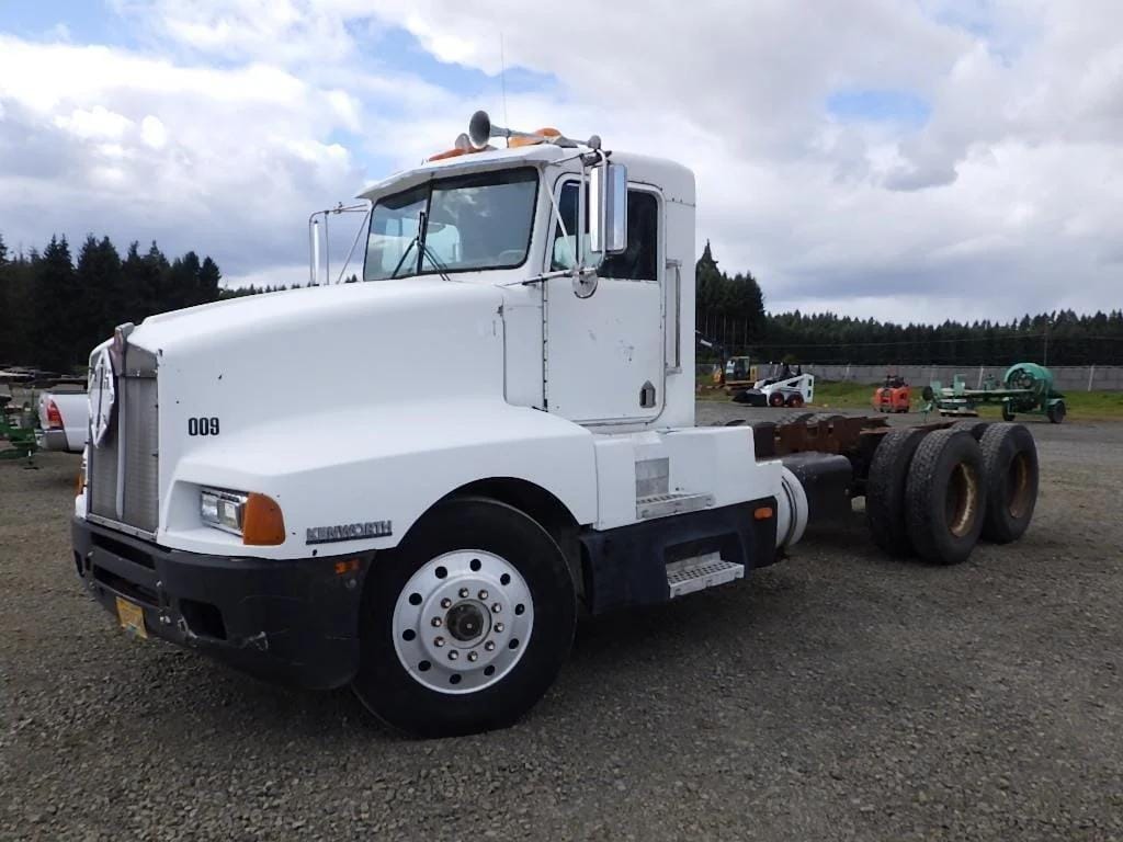 1987 Kenworth T600 Equipment Image0