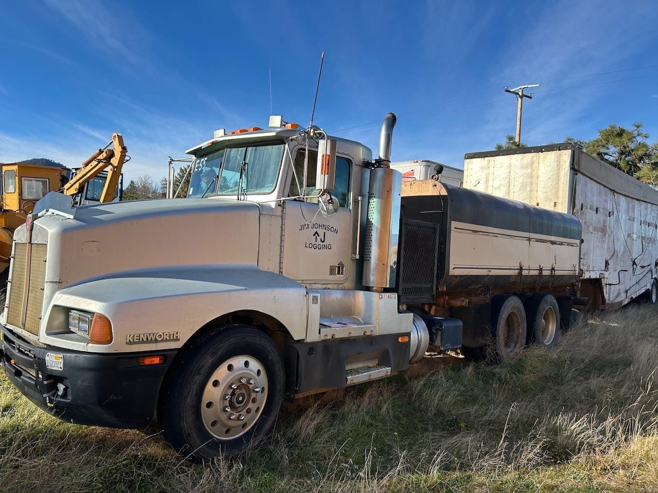 1987 Kenworth T600 Equipment Image0