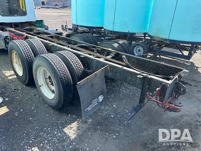 Image of Kenworth T600 equipment image 4