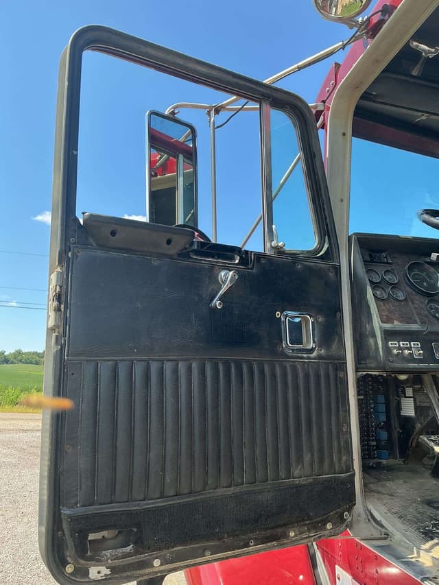 Image of Kenworth T800 equipment image 4