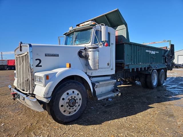 Image of Kenworth W900 equipment image 2