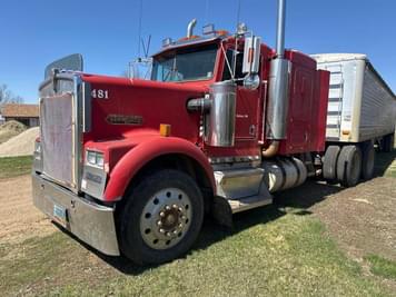 Main image Kenworth W900