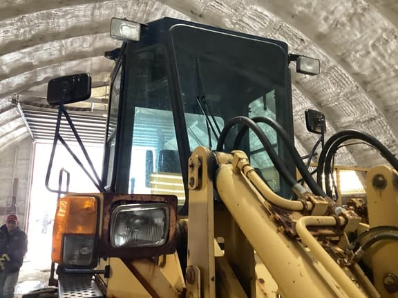 Image of Komatsu WA180 equipment image 1