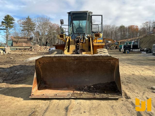 Image of Komatsu WA320-1 equipment image 1