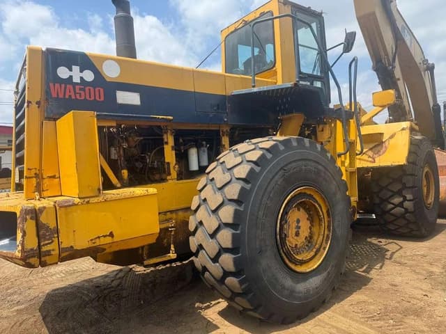 Image of Komatsu WA500-1L equipment image 3