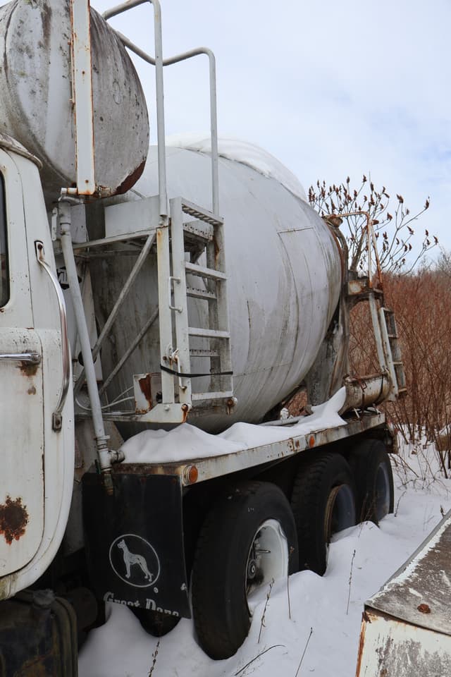 Image of Mack DM600 equipment image 4