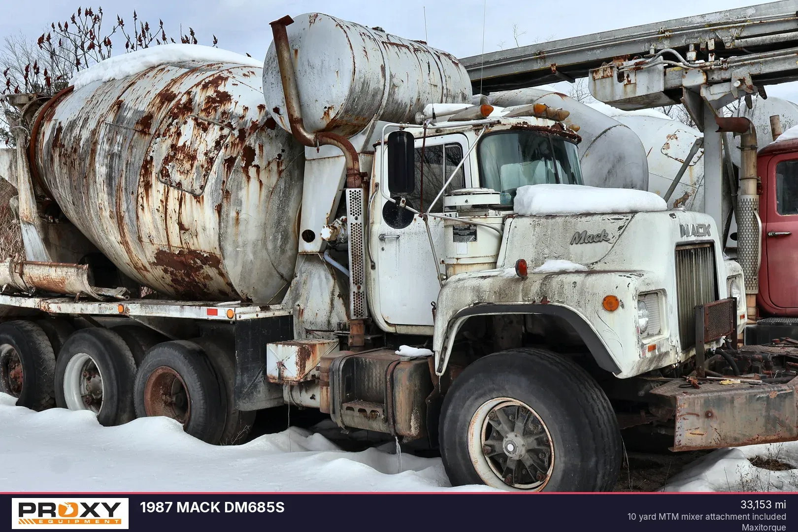 1987 Mack DM685S Equipment Image0
