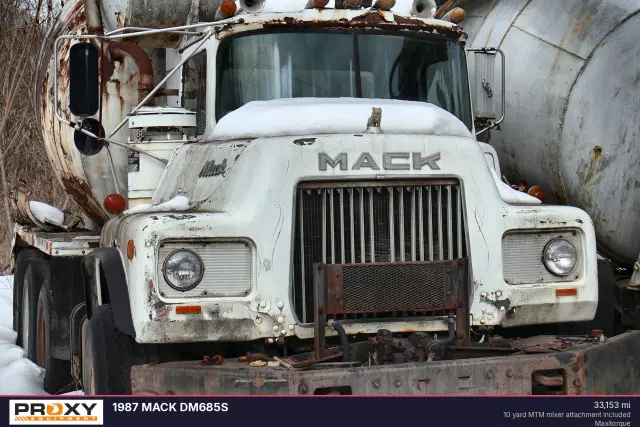Image of Mack DM685S equipment image 1