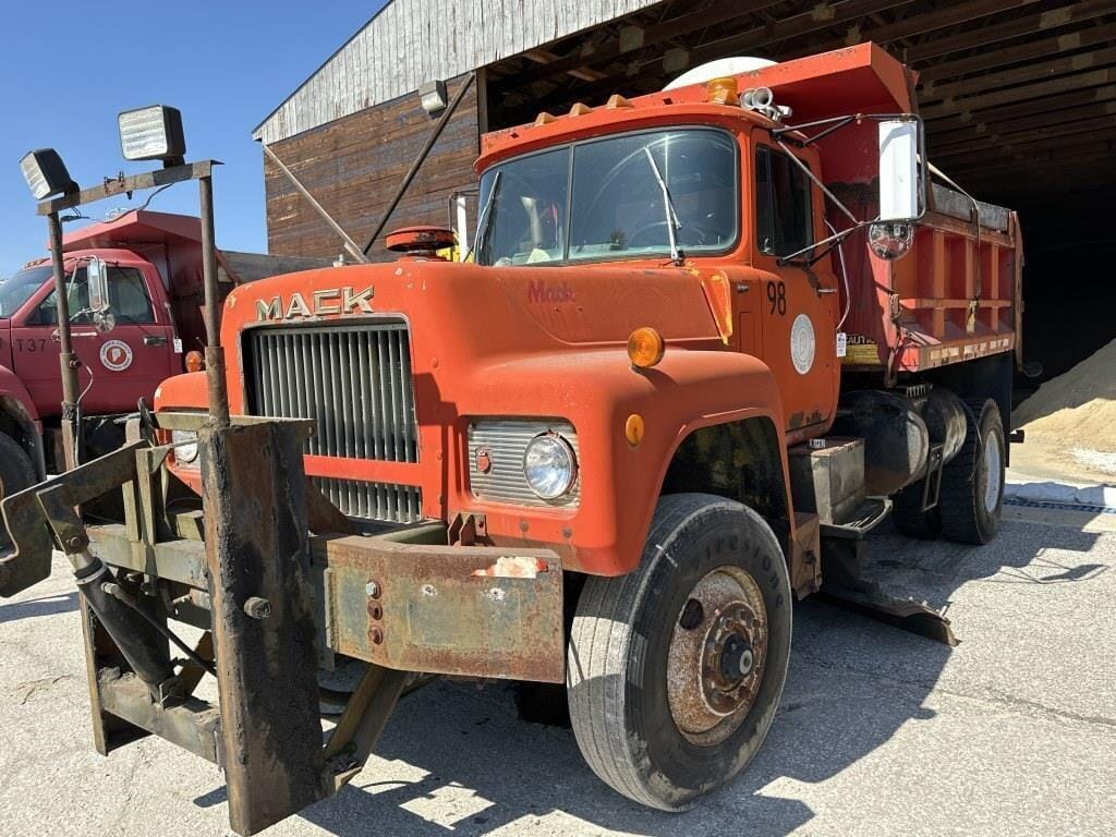 Main image Mack RD685S