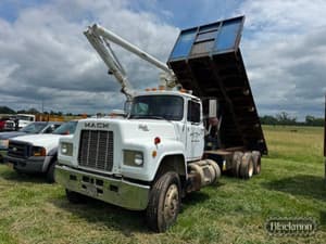 1987 Mack R690ST Image