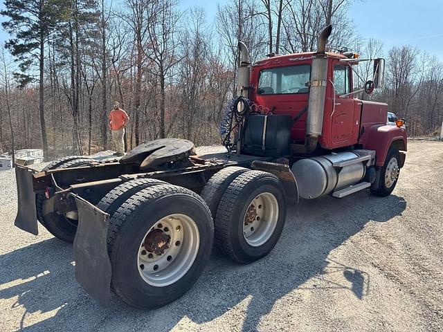 Image of Mack RW613 equipment image 4