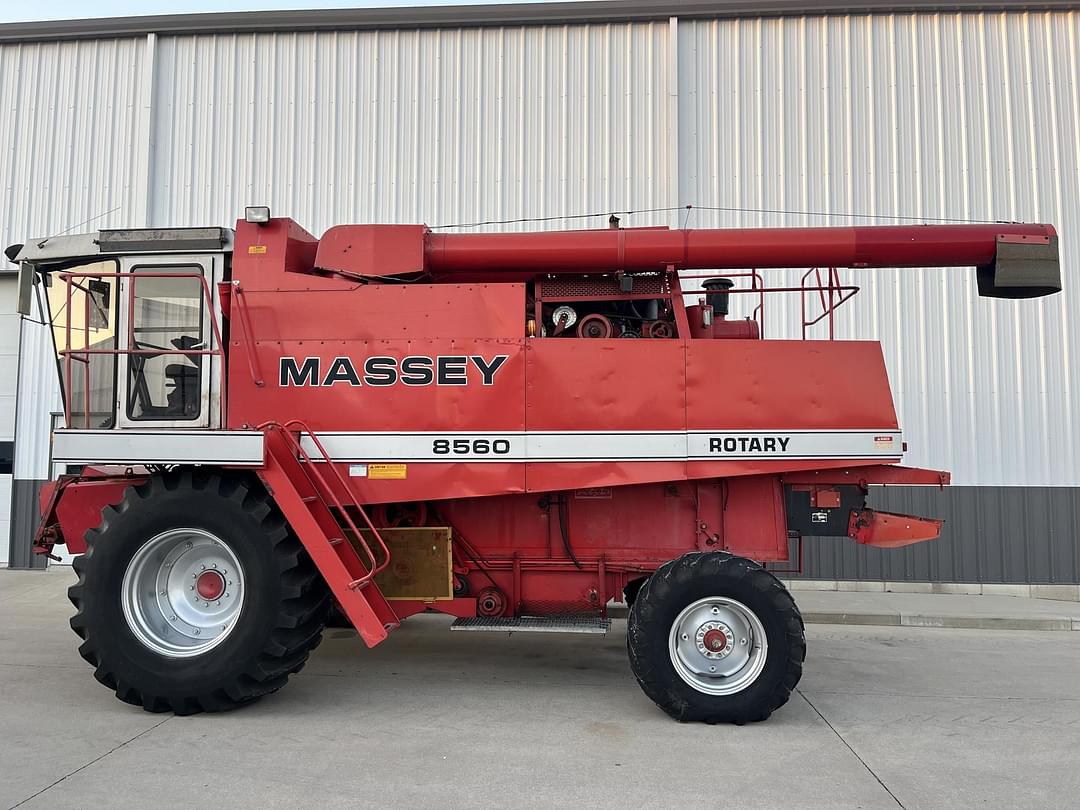 Image of Massey Ferguson 8560 Primary image