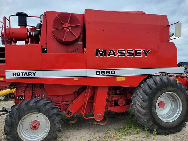 Image of Massey Ferguson 8560 equipment image 4