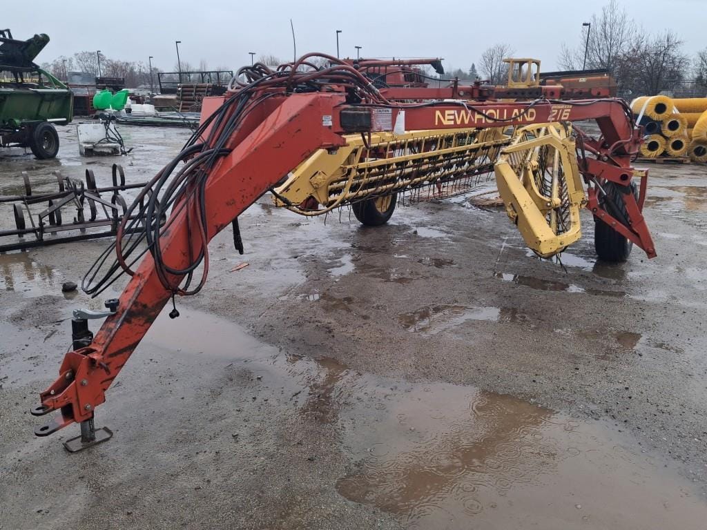 1987 New Holland 216 Equipment Image0