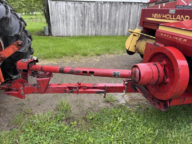Image of New Holland 326 equipment image 1