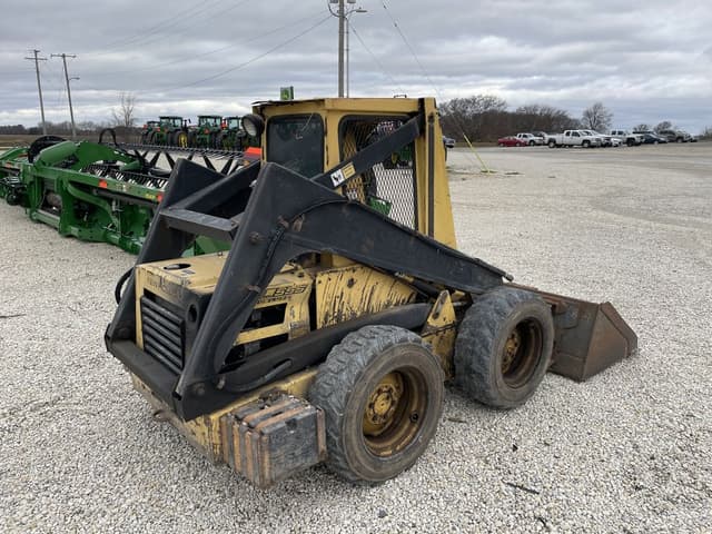 Image of New Holland L555 equipment image 4