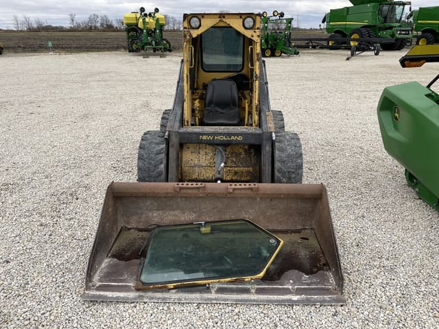 Image of New Holland L555 equipment image 1