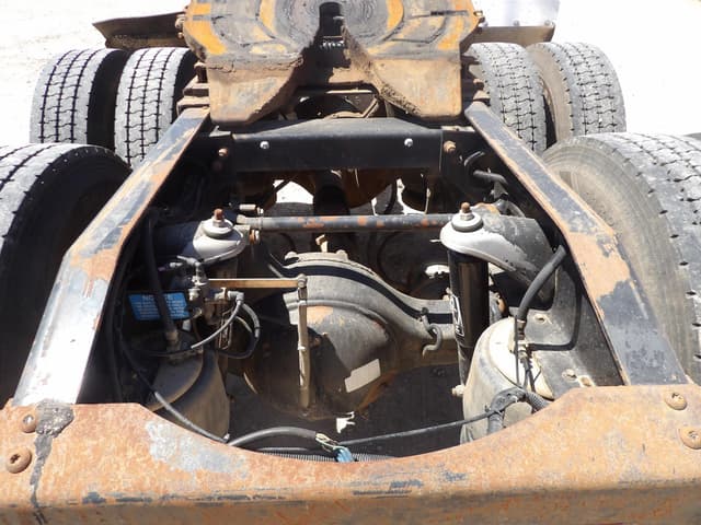 Image of Peterbilt 359 equipment image 4