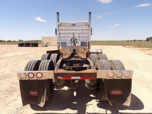 Image of Peterbilt 359 equipment image 3