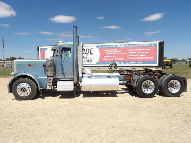 Image of Peterbilt 359 equipment image 1