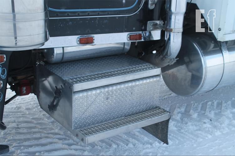 Main image Peterbilt 359 11