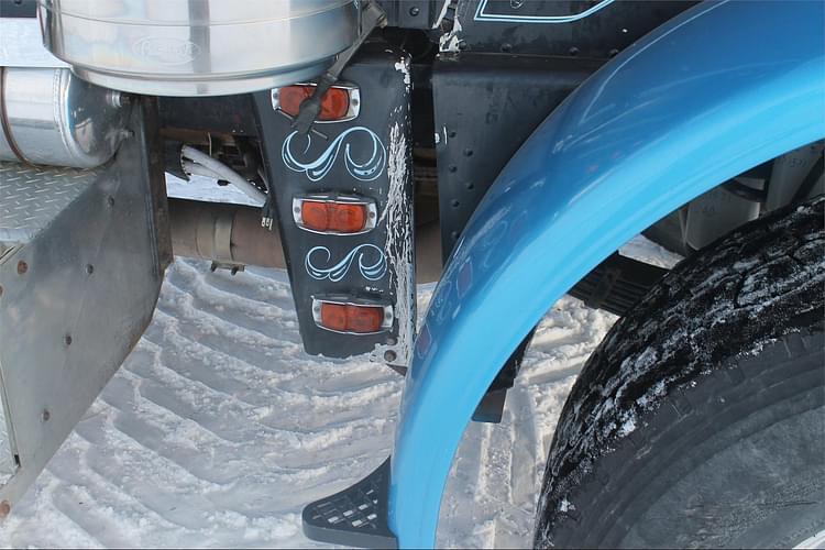 Main image Peterbilt 359 34