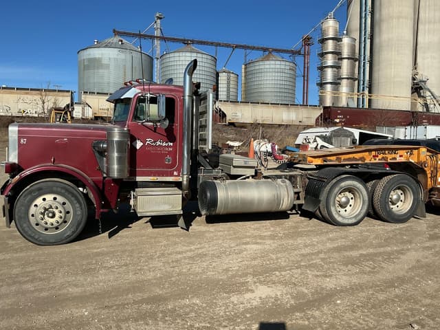 Image of Peterbilt 359 equipment image 1