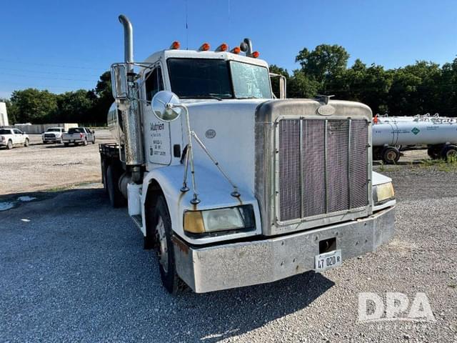 Image of Peterbilt 377 equipment image 3
