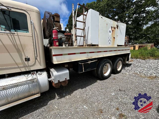 Image of Peterbilt 379 equipment image 2