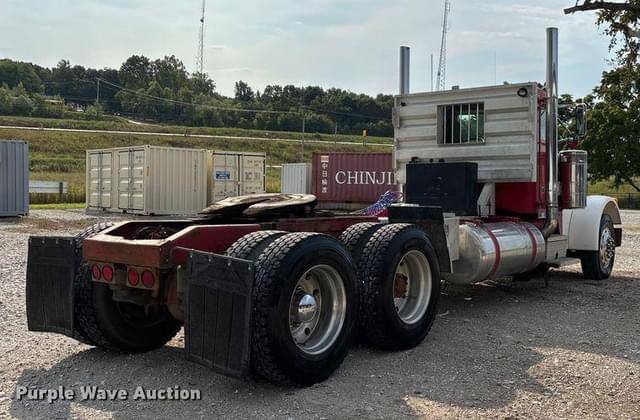 Image of Peterbilt 379 equipment image 4
