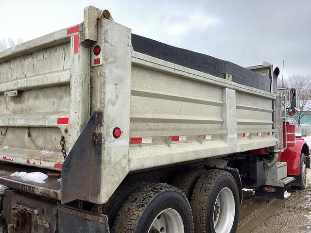 Thumbnail image Peterbilt 382 22