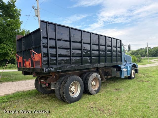 Image of Peterbilt 567 equipment image 4