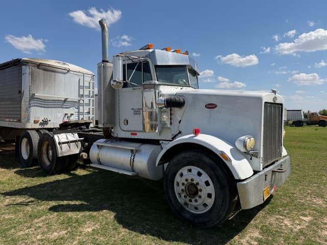 Image of Peterbilt 587 equipment image 1