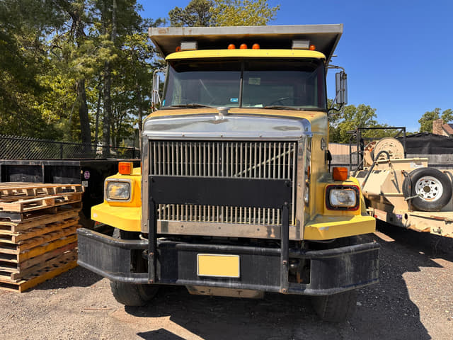Image of Autocar DK64B equipment image 1