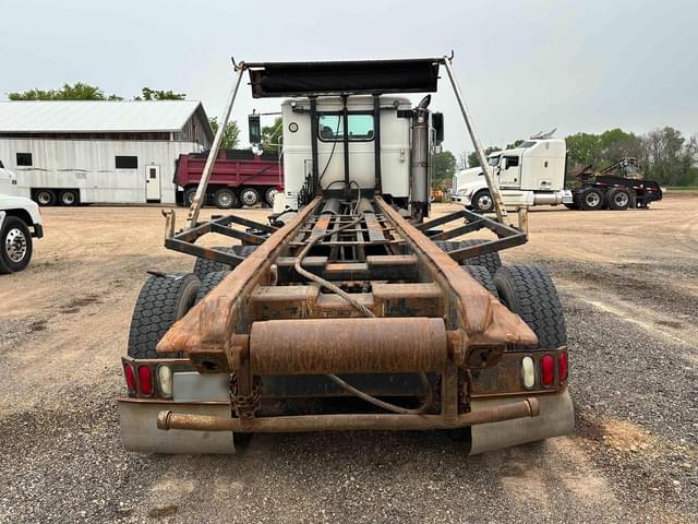 Image of Autocar Undetermined equipment image 3