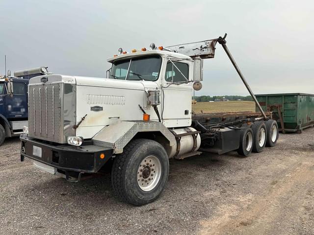 Image of Autocar Undetermined equipment image 2