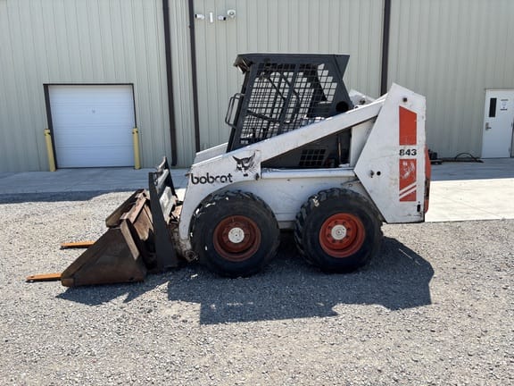 1988 Bobcat 843 Equipment Image0