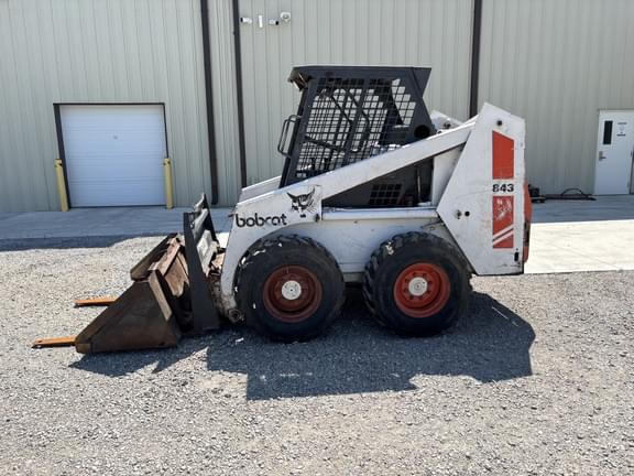 Image of Bobcat 843 equipment image 2